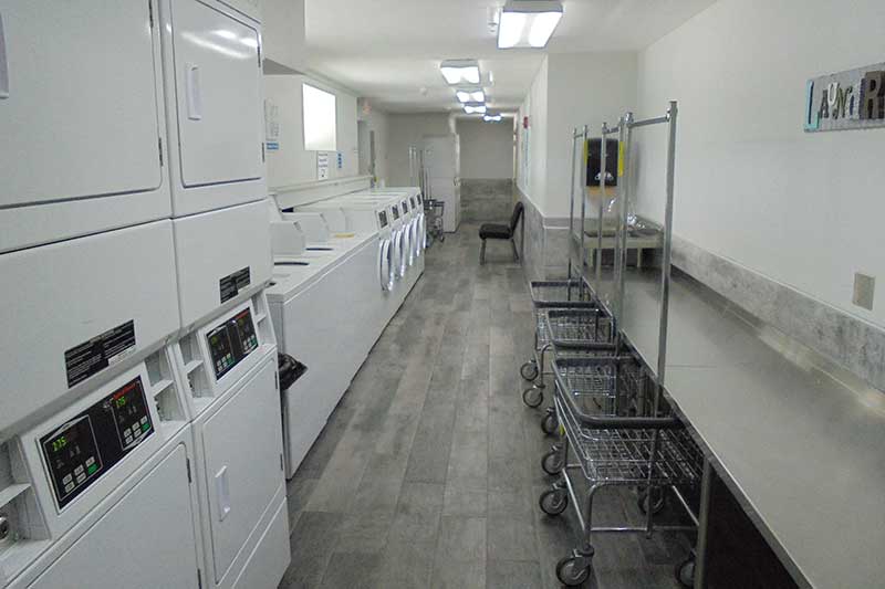 laundry room in rv park in dade city, fl