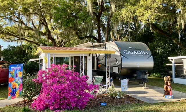 Cabana/2017 32ft. Coachman Catalina Travel Trailer